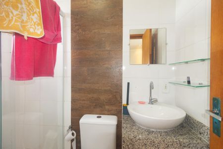 Casa para alugar com 153m², 2 quartos e 1 vaga Casa para alugar com 153m², 2 quartos e 1 vagaBanheiro da Suíte 2