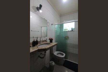 Casa à venda com 173m², 4 quartos e 2 vagasBanheiro Social 1