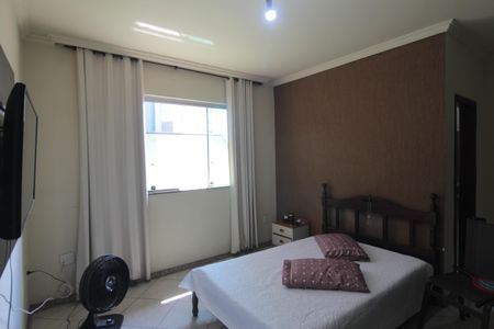 Casa à venda com 173m², 4 quartos e 2 vagasSuite