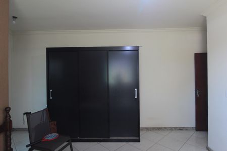 Casa à venda com 173m², 4 quartos e 2 vagasSuite