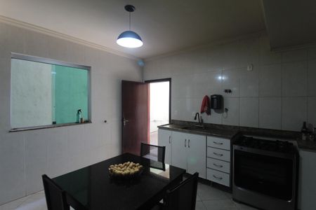Casa à venda com 173m², 4 quartos e 2 vagasCozinha