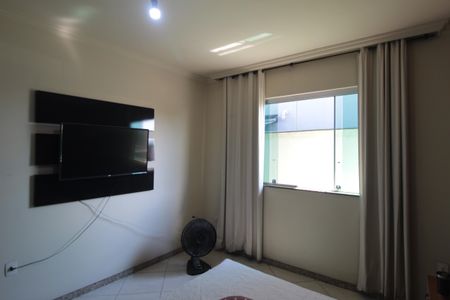 Casa à venda com 173m², 4 quartos e 2 vagasSuite