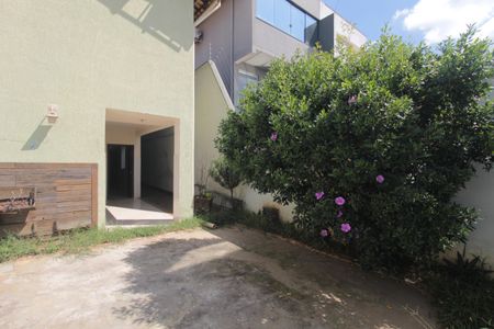 Casa à venda com 173m², 4 quartos e 2 vagasQuintal