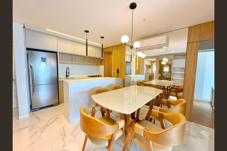 Sala de Jantar de apartamento para alugar com 2 quartos, 78m² em Barreiros, São José