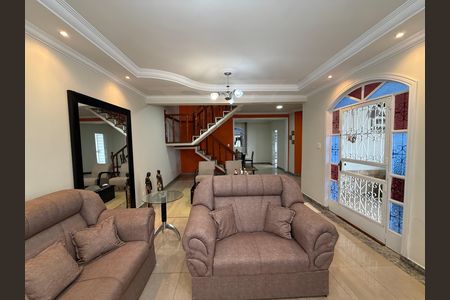 Casa à venda com 460m², 3 quartos e 4 vagas