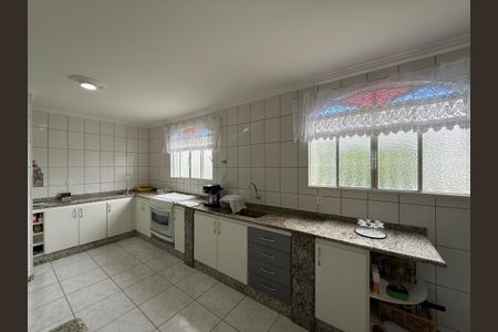 Casa à venda com 460m², 3 quartos e 4 vagas