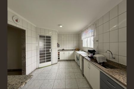 Casa à venda com 460m², 3 quartos e 4 vagas