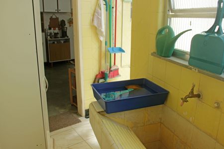 Apartamento para alugar com 200m², 3 quartos e 1 vagaÁrea de Serviço