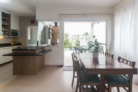 Sala de casa para alugar com 3 quartos, 135m² em Vila Cesar, Mogi das Cruzes