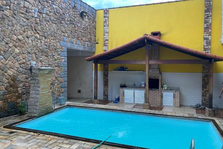 Quintal de casa para alugar com 3 quartos, 1m² em Vila Leopoldina, Duque de Caxias