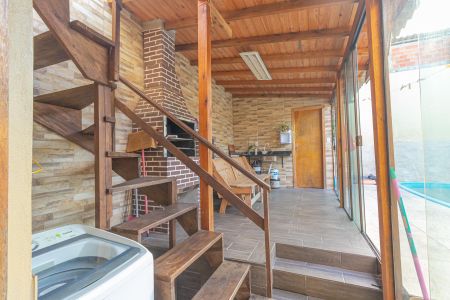 Casa à venda com 151m², 3 quartos e 1 vagaÁrea de Serviço