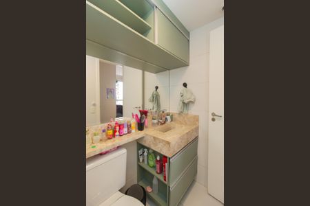 Apartamento à venda com 55m², 2 quartos e 1 vaga Apartamento à venda com 55m², 2 quartos e 1 vagaBanheiro