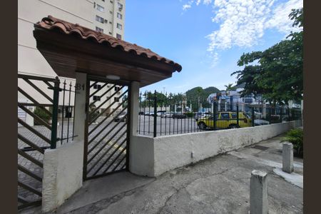 Apartamento para alugar com 49m², 2 quartos e 1 vagaFachada e portaria
