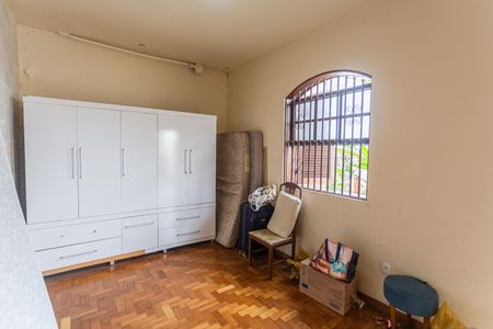 Casa à venda com 224m², 3 quartos e 2 vagas Casa à venda com 224m², 3 quartos e 2 vagasEscritório na Garagem