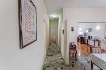 Casa à venda com 224m², 3 quartos e 2 vagas Casa à venda com 224m², 3 quartos e 2 vagasCorredor