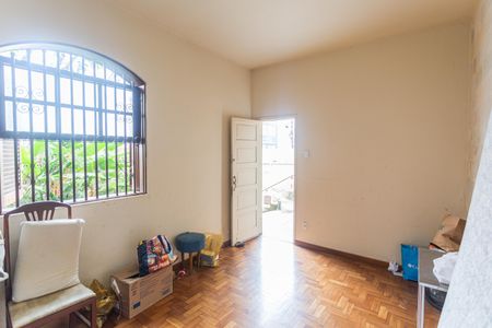 Casa à venda com 224m², 3 quartos e 2 vagas Casa à venda com 224m², 3 quartos e 2 vagasEscritório na Garagem
