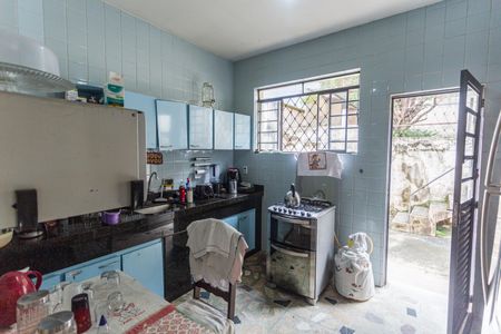 Casa à venda com 224m², 3 quartos e 2 vagas Casa à venda com 224m², 3 quartos e 2 vagasCozinha