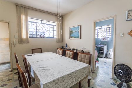Casa à venda com 224m², 3 quartos e 2 vagas Casa à venda com 224m², 3 quartos e 2 vagasCopa