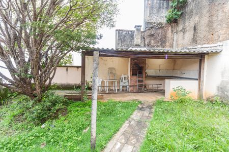Casa à venda com 224m², 3 quartos e 2 vagas Casa à venda com 224m², 3 quartos e 2 vagasQuintal/Churrasqueira