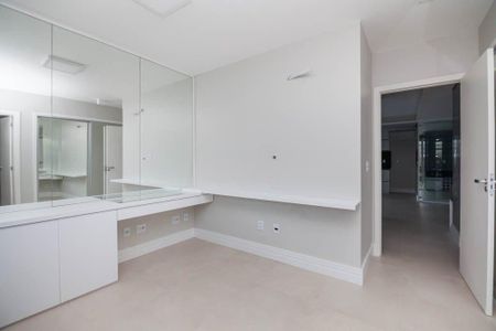 Quarto 1 de apartamento para alugar com 2 quartos, 63m² em Jardim Itu, Porto Alegre