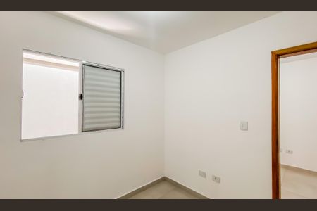 Quarto 2 de apartamento para alugar com 2 quartos, 46m² em Vila Nhocuné, São Paulo