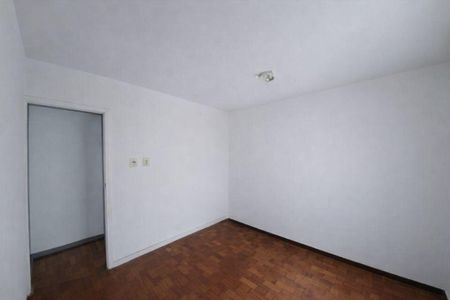 Quarto de casa para alugar com 3 quartos, 120m² em Vila Dalva, São Paulo