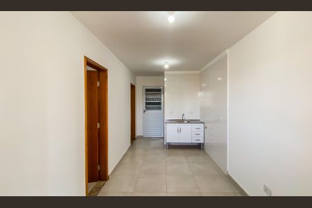 Sala/ Cozinha de apartamento para alugar com 2 quartos, 43m² em Vila Nhocuné, São Paulo