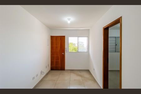 Sala/ Cozinha de apartamento para alugar com 2 quartos, 43m² em Vila Nhocuné, São Paulo