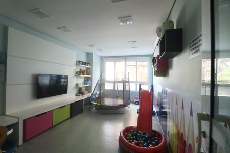 Apartamento para alugar com 220m², 4 quartos e 2 vagasÁrea comum - Playground