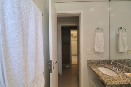 Apartamento para alugar com 220m², 4 quartos e 2 vagasBanheiro Suíte