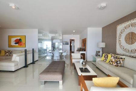 Apartamento para alugar com 220m², 4 quartos e 2 vagasSala