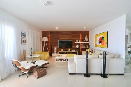 Apartamento para alugar com 220m², 4 quartos e 2 vagasSala