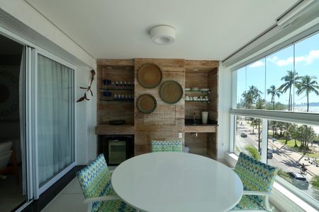 Apartamento para alugar com 220m², 4 quartos e 2 vagasVaranda