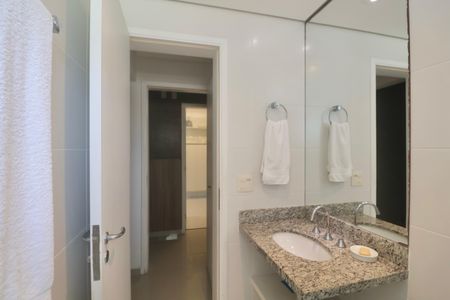 Apartamento para alugar com 220m², 4 quartos e 2 vagasBanheiro Suíte