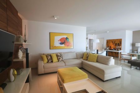 Apartamento para alugar com 220m², 4 quartos e 2 vagasSala