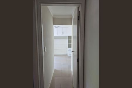 Corredor de apartamento para alugar com 3 quartos, 90m² em Recreio dos Bandeirantes, Rio de Janeiro