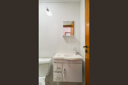 Banheiro de apartamento para alugar com 2 quartos, 44m² em Vila Nhocuné, São Paulo