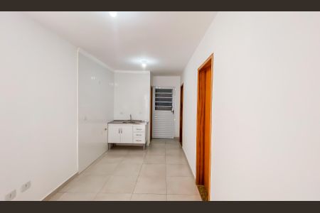 Sala/Cozinha de apartamento para alugar com 2 quartos, 44m² em Vila Nhocuné, São Paulo