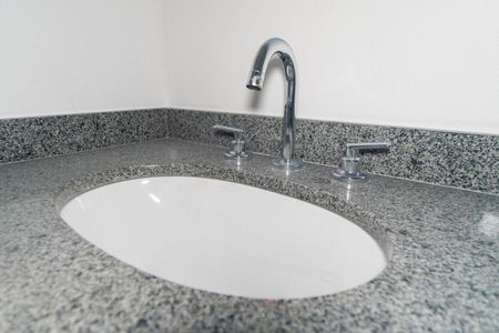 Banheiro de kitnet/studio à venda com 1 quarto, 26m² em Vila Clementino, São Paulo