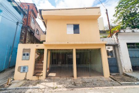 Casa à venda com 120m², 4 quartos e 2 vagasFachada