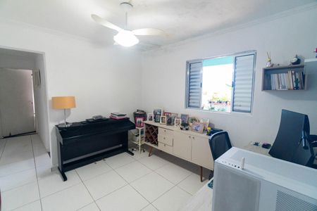 Casa à venda com 120m², 4 quartos e 2 vagasCasa 1 - Sala de Tv