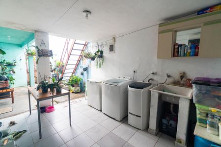 Casa à venda com 120m², 4 quartos e 2 vagasCasa 1 - Lavanderia