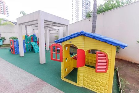 Apartamento para alugar com 48m², 2 quartos e 1 vaga Apartamento para alugar com 48m², 2 quartos e 1 vagaÁrea comum - Playground