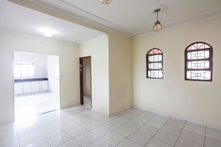 Sala 2 de casa para alugar com 3 quartos, 220m² em Santa Mônica, Uberlândia