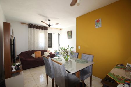 Sala de apartamento para alugar com 2 quartos, 70m² em Taquara, Rio de Janeiro