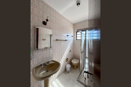 Casa para alugar com 230m², 5 quartos e 2 vagas Casa para alugar com 230m², 5 quartos e 2 vagasBanheiro