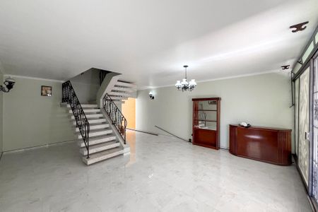 Casa para alugar com 230m², 5 quartos e 2 vagas Casa para alugar com 230m², 5 quartos e 2 vagasSala