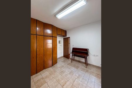 Casa para alugar com 230m², 5 quartos e 2 vagas Casa para alugar com 230m², 5 quartos e 2 vagasEdicula - Quarto