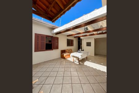 Casa para alugar com 230m², 5 quartos e 2 vagas Casa para alugar com 230m², 5 quartos e 2 vagasChurrasqueira