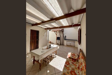 Casa para alugar com 230m², 5 quartos e 2 vagas Casa para alugar com 230m², 5 quartos e 2 vagasChurrasqueira